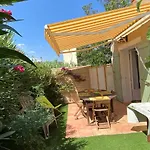 Bastide Du Levant - 50m - Rez De Jardin Frühstückspension Sainte-Maxime