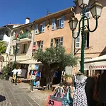 Bastide Du Levant - 50m - Rez De Jardin Frühstückspension 2*