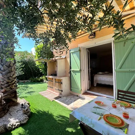 فندق مبيت وإفطار Bastide Du Levant - 50m - Rez De Jardin سانت ماكسيم