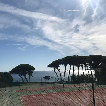 Bastide Du Levant - 50m - Rez De Jardin Alojamento de Acomodação e Pequeno-almoço