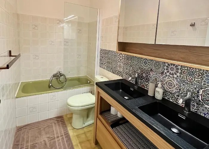 Bastide Du Levant - 50m - Rez De Jardin فندق مبيت وإفطار 2*