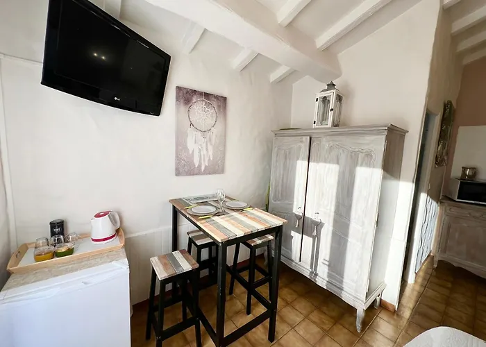 فندق مبيت وإفطار Bastide Du Levant - 50m - Rez De Jardin 2*