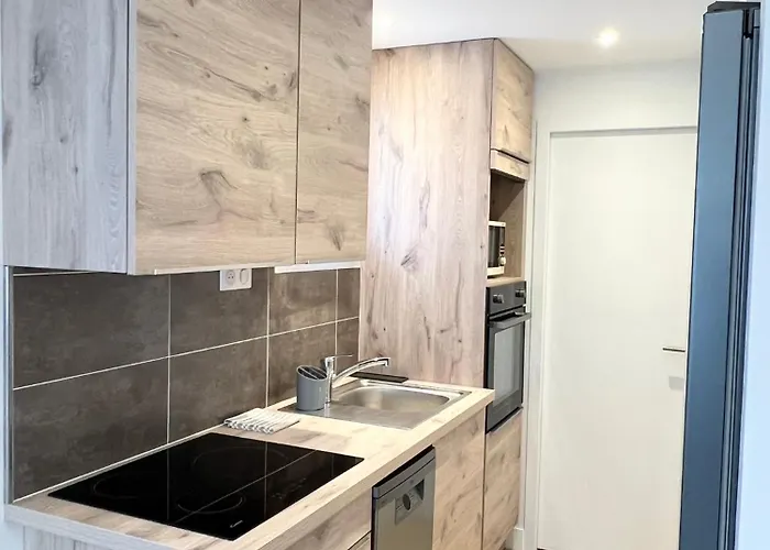 Bastide Du Levant - 50m - Rez De Jardin فندق مبيت وإفطار 2*