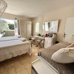 Bastide Du Levant - 50m - Rez De Jardin 2* Sainte-Maxime