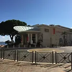Bastide Du Levant - 50m - Rez De Jardin ベッド・アンド・ブレックファスト サント・マキシム