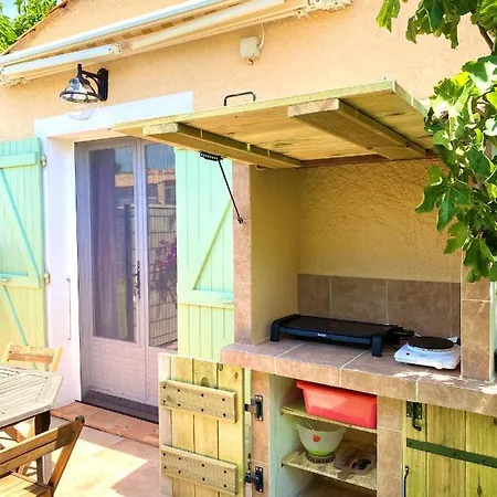 Bastide Du Levant - 50m - Rez De Jardin Bed & Breakfast 2*