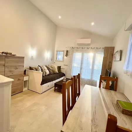 Bastide Du Levant - 50m - Rez De Jardin Bed & Breakfast Sainte-Maxime