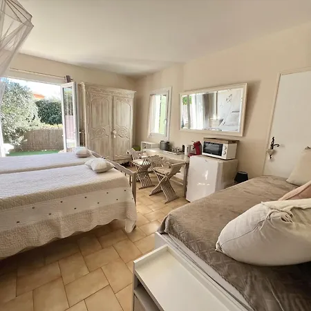 Bastide Du Levant - 50m - Rez De Jardin 2* Sainte-Maxime