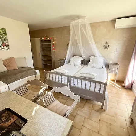 Bastide Du Levant - 50m - Rez De Jardin Bed & Breakfast Sainte-Maxime