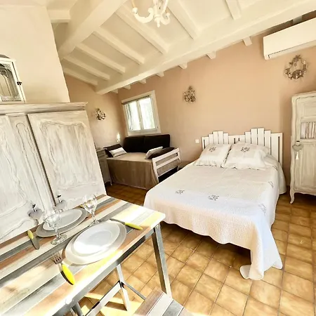 Bastide Du Levant - 50m - Rez De Jardin Bed & Breakfast Sainte-Maxime