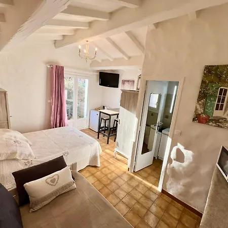 Bed & Breakfast Bastide Du Levant - 50m - Rez De Jardin Sainte-Maxime