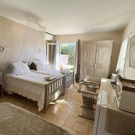 Bastide Du Levant - 50m - Rez De Jardin Bed & Breakfast Sainte-Maxime