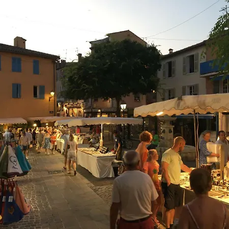 Bastide Du Levant - 50m - Rez De Jardin Bed & Breakfast 2*