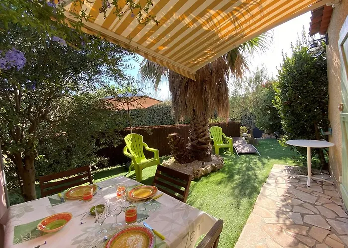 Oda ve Kahvaltı Bastide Du Levant 2*