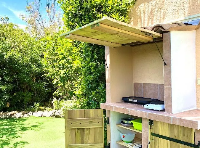 Panzió Bastide Du Levant - 50m - Rez De Jardin 2*