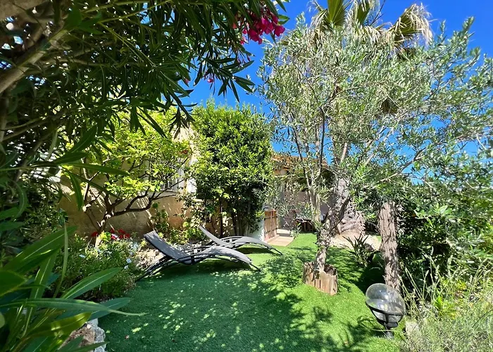 Bastide Du Levant - 50m - Rez De Jardin Bed & Breakfast Sainte-Maxime